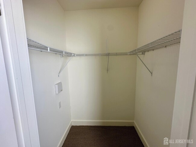 Building Photo - 101 Roosevelt Ave