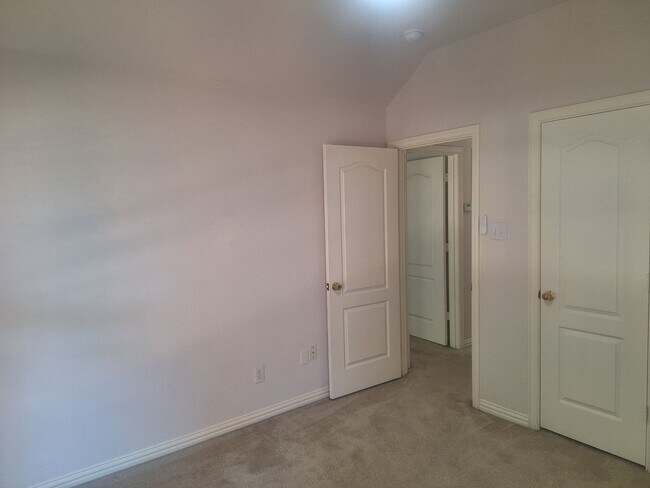 Building Photo - 5BR Fannin Farms Home with Dual Primary Suites & Pool