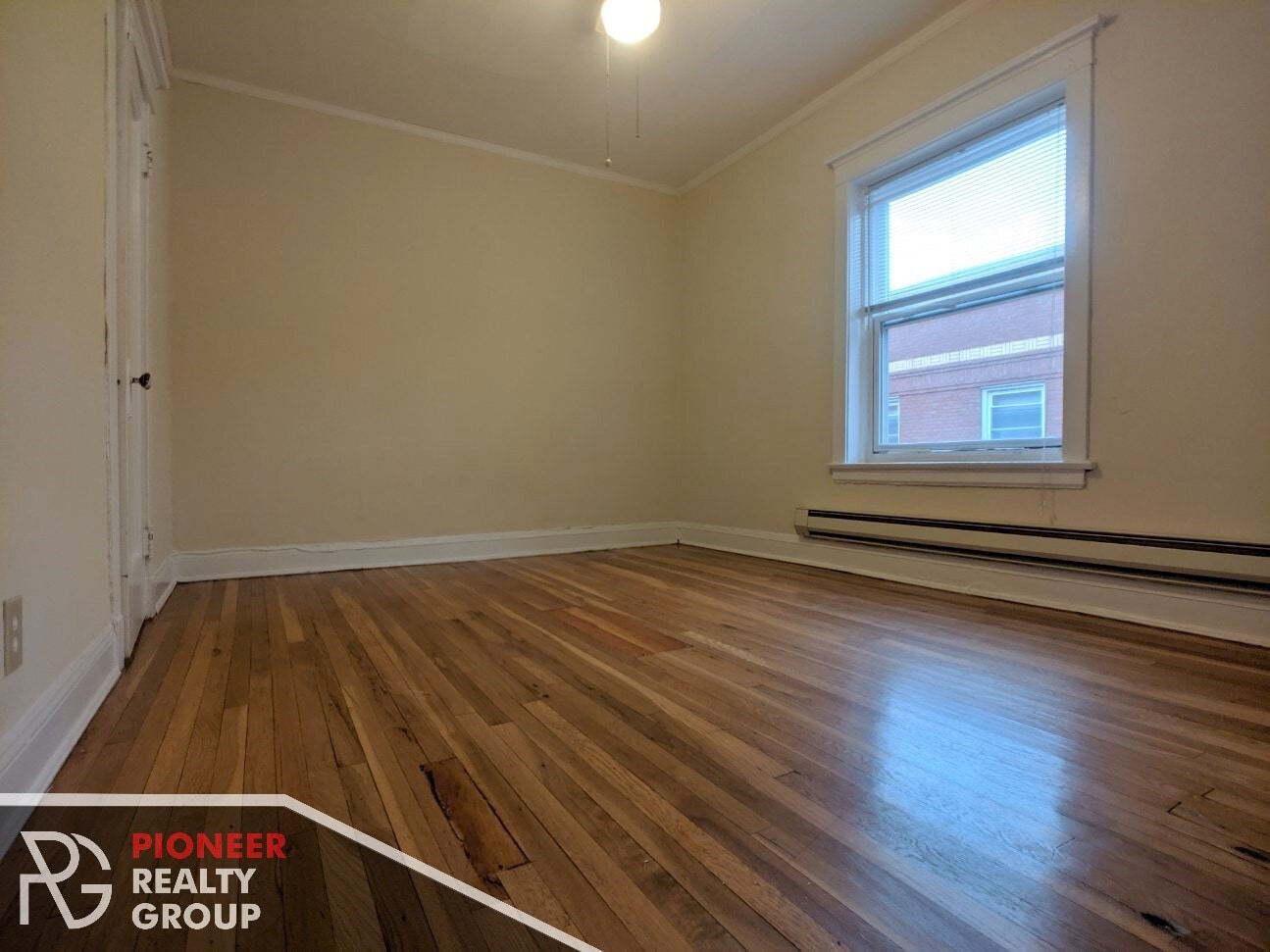 Building Photo - 4423 N Wolcott Ave