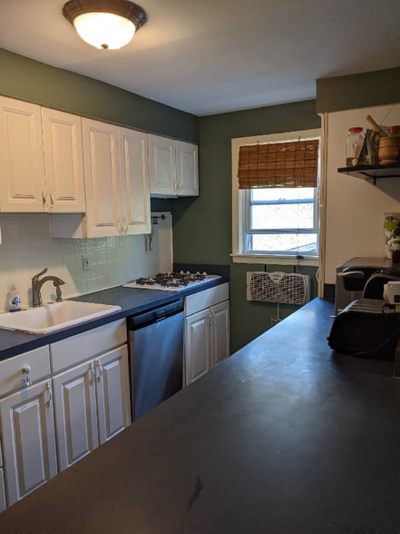 Building Photo - 5421 Highridge St