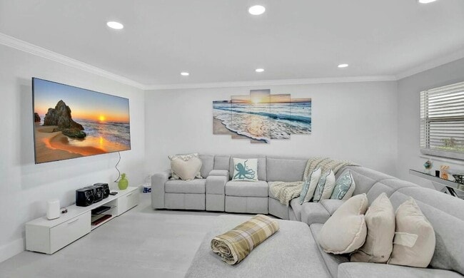 Building Photo - 581 Monaco Blvd