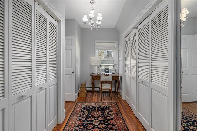 Building Photo - 30 Bull St