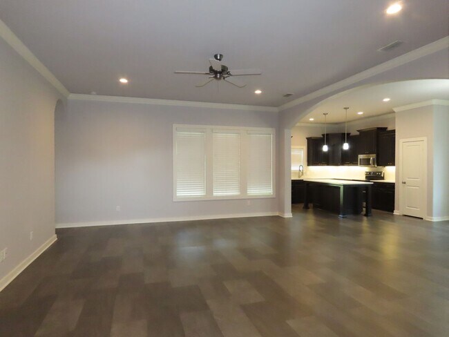 Building Photo - Beautiful 3 Bedroom, 2 Bath Home in South ...