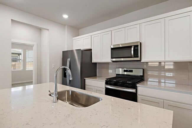Building Photo - 2415 Ekvall Dr