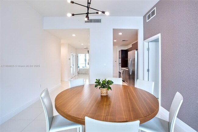 Building Photo - 7928 East Dr