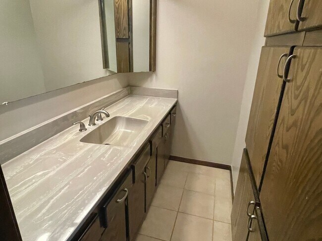 Building Photo - Oversized Three Bedroom Near Lake Hefner!!