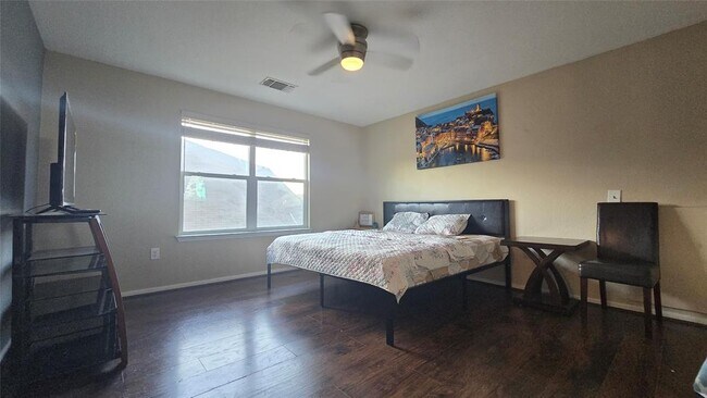 Building Photo - 3204 Ortman Dr