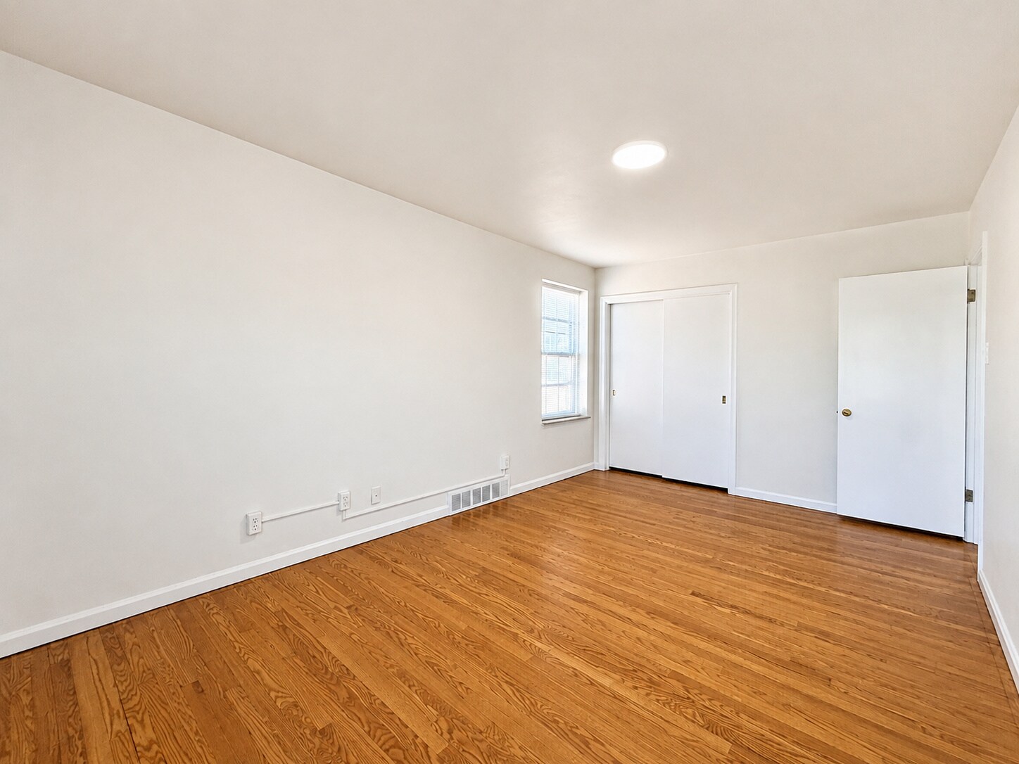 Building Photo - 6930 Jamieson Ave