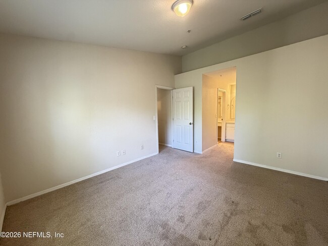 Building Photo - 13810 Sutton Park Dr N