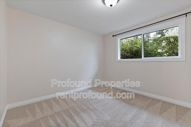 Building Photo - 5860 SW 191st Ave