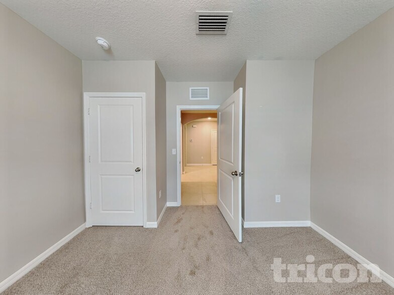 Building Photo - 10212 Cloudburst Ct