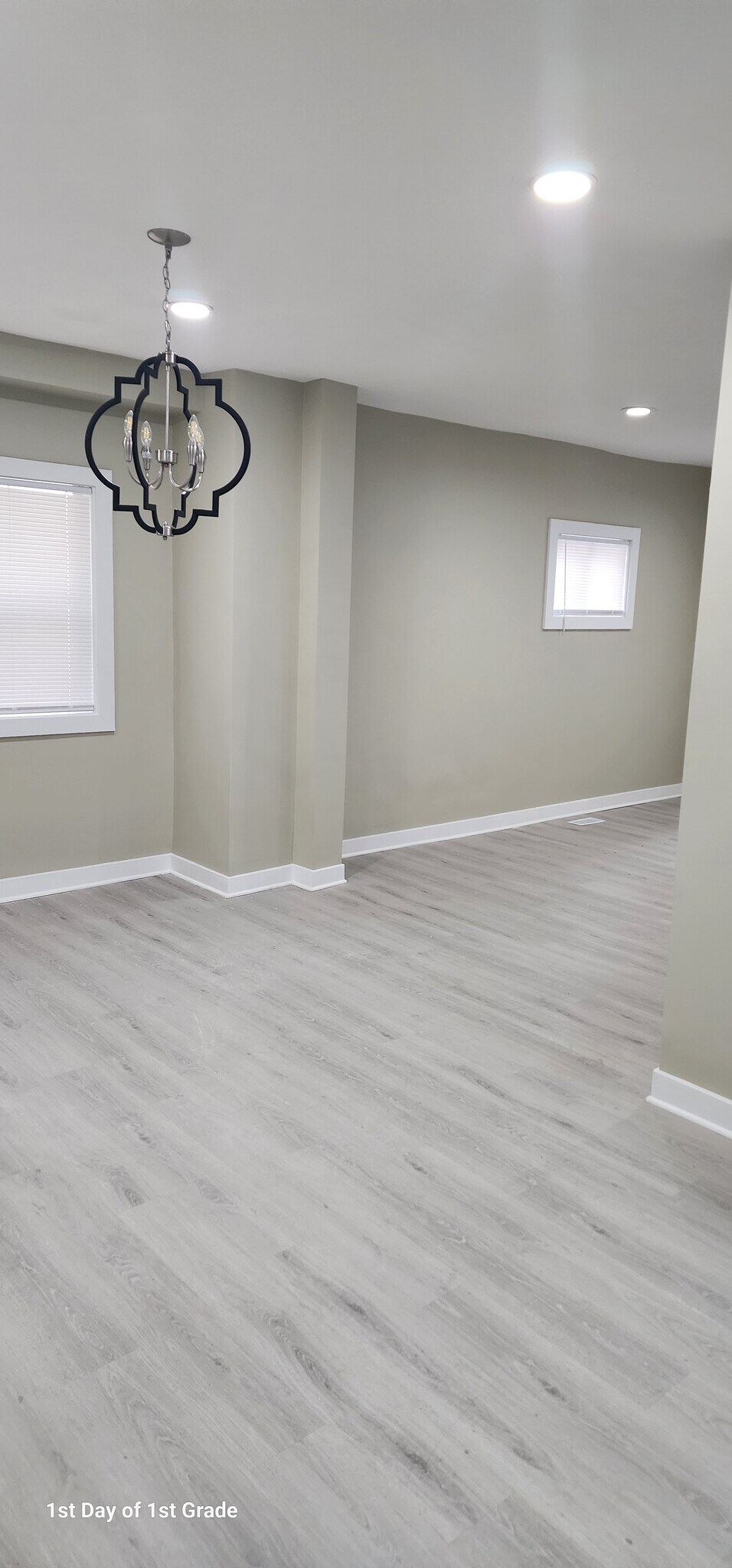 Building Photo - 261 N PERSHING AVE