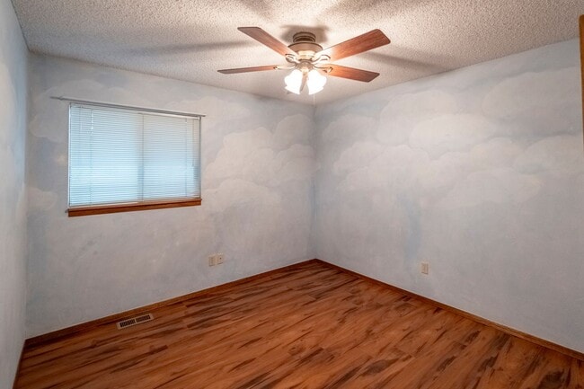 Building Photo - Cute Duplex in CDA