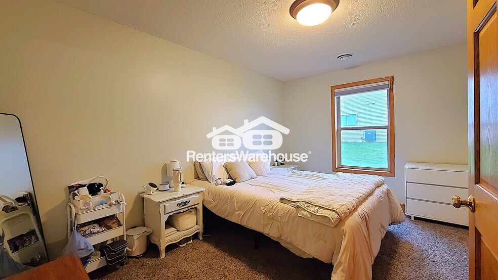 Building Photo - 280 Cedar St