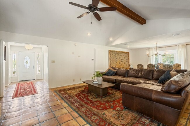 Building Photo - 106 Angela Dr