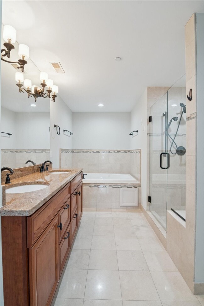 Building Photo - 934 W Huron St