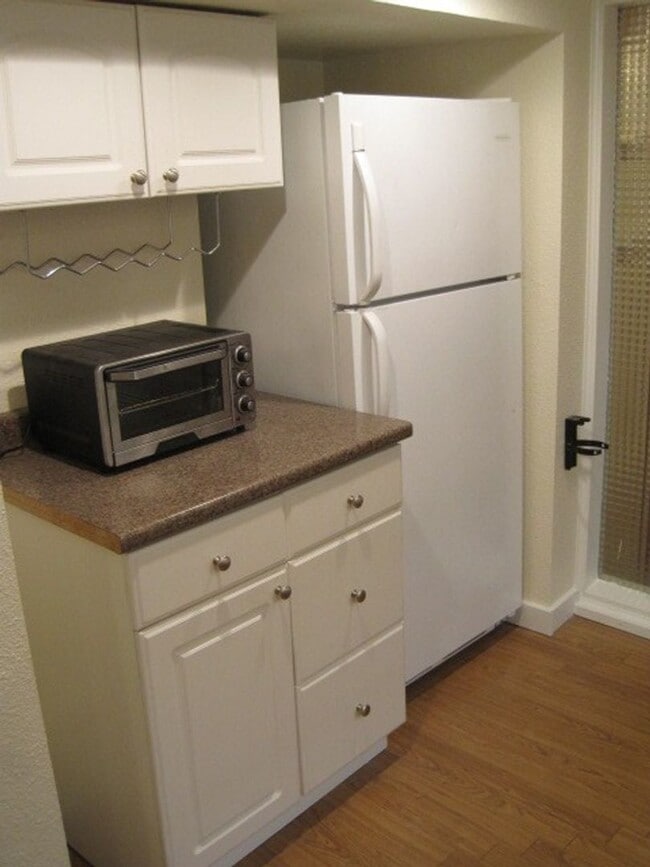 Building Photo - 549