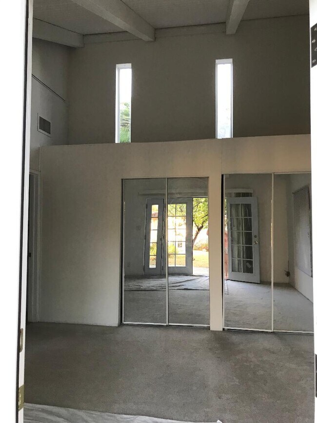 Building Photo - 4401 Willens Ave