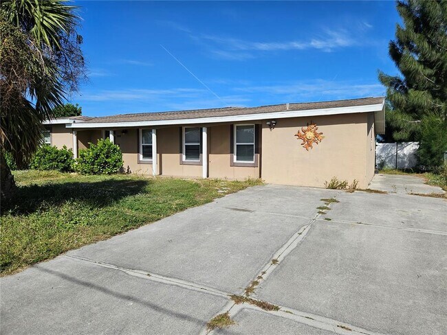 Primary Photo - 21838 Edgewater Dr