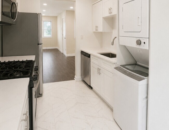 Building Photo - 228 E Rimini Ct