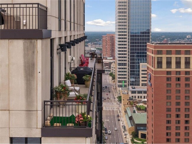 Building Photo - 201 S 11th St