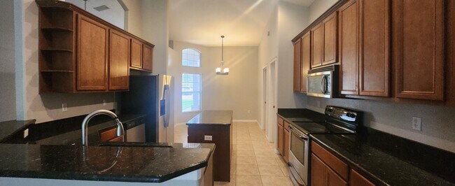 Plenty of cabinets - 6739 Bluff Meadow Ct