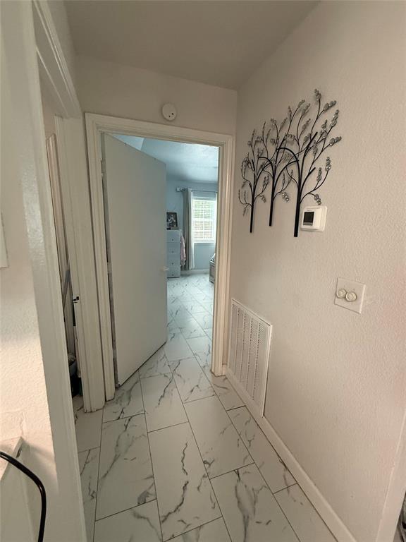 Building Photo - 968 Red Town Rd