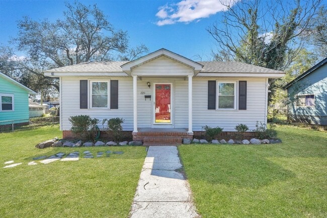 Primary Photo - Charming 2BR House in Savannah