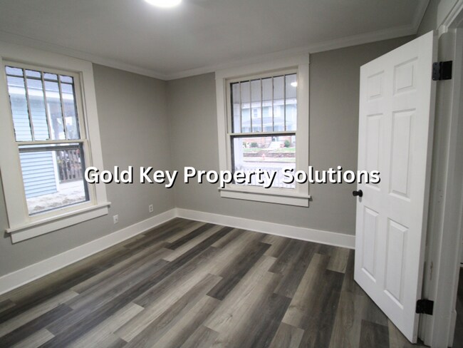 Building Photo - Updated 3 BR 1 BA House with Covered Porch and Central Air (SECTION 8 APPROVED)