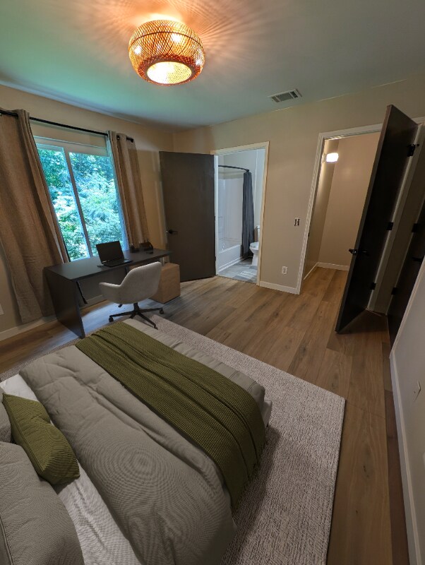 Building Photo - 1511 Graduate Ln