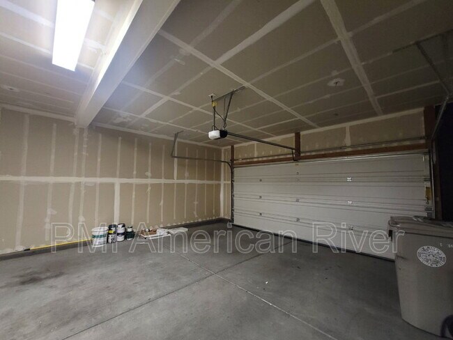 Building Photo - 3805 Amelia Rose Way