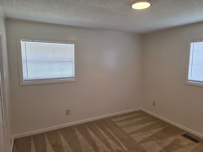 Building Photo - 159 Hazeldale Ln. New Bern, 2 Bedroom, 1 bathroom,  duplex