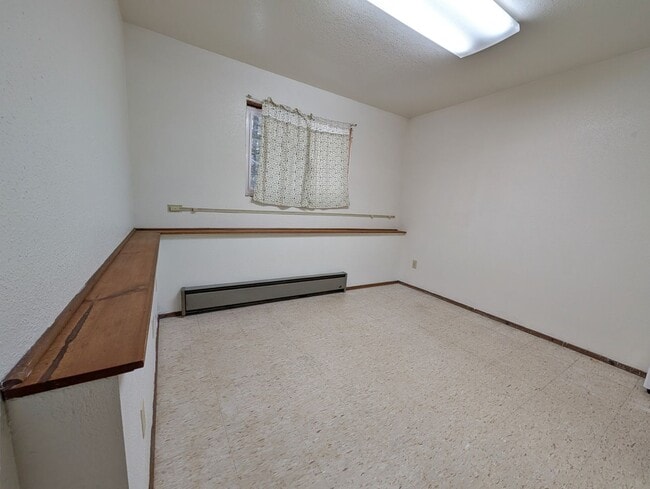 Building Photo - 284