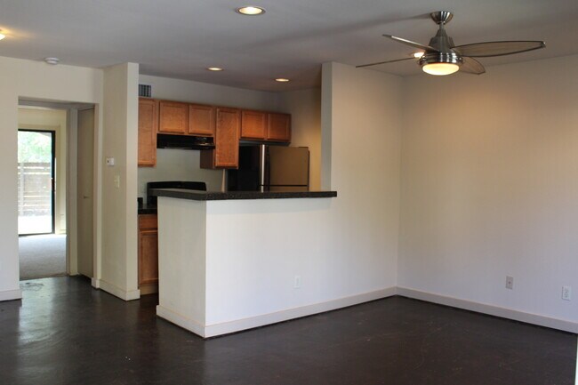 Primary Photo - 108-W Eden at Avondale