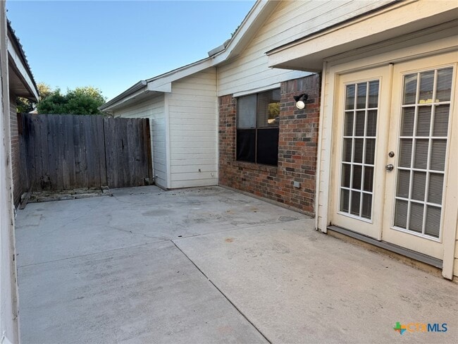 Building Photo - 758 Briarbend Dr