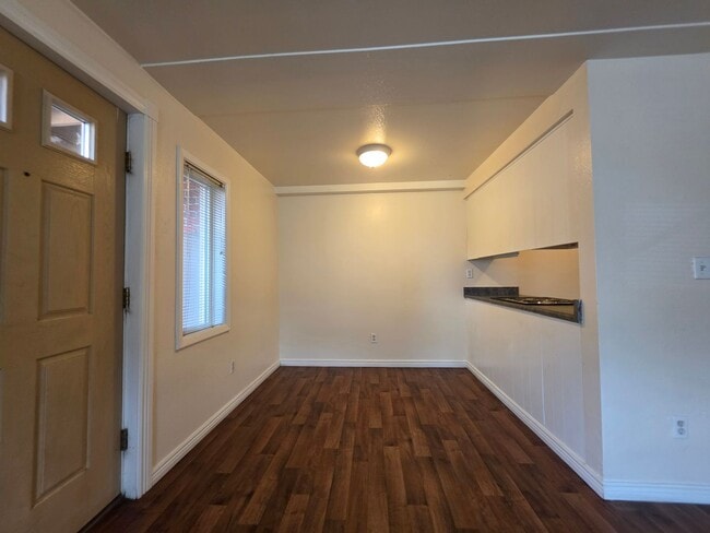 Building Photo - 4955 Moorhead Ave