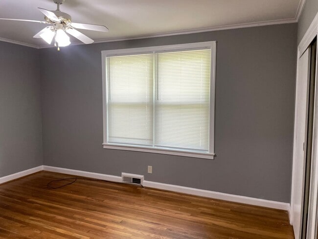 Building Photo - Beautiful 2 bed, 1 bath brick home! Located in Asheboro near McCrary Park!