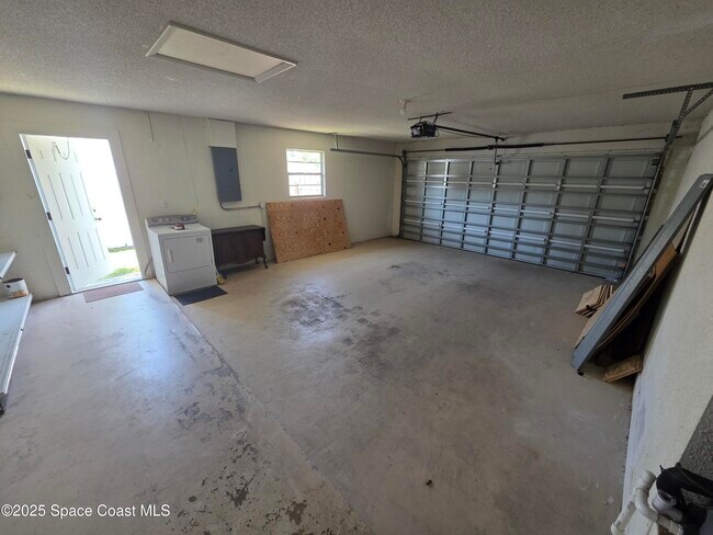 Building Photo - 2615 St Michel Ave