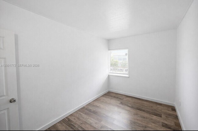 Building Photo - 7600 Dickens Ave