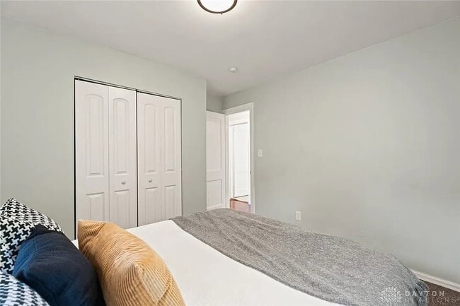 Building Photo - 1329 Shaftesbury Rd