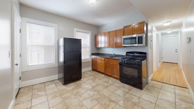 Building Photo - 18 Rowell St