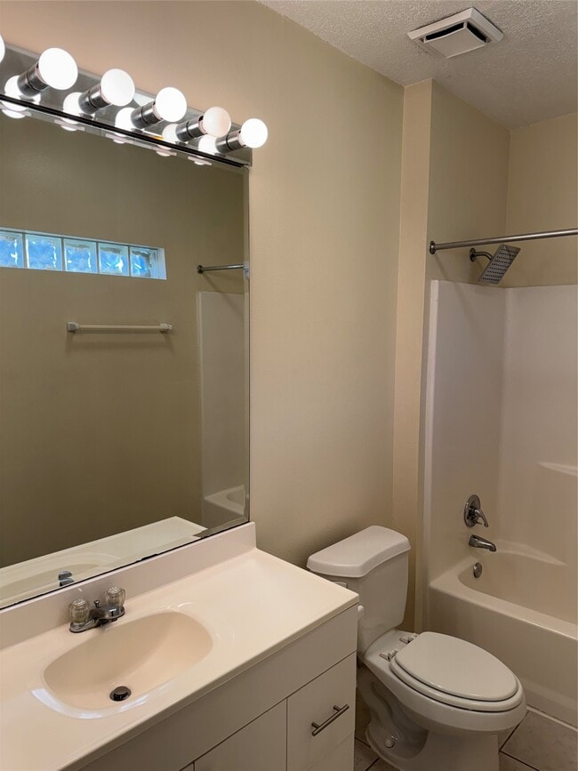 Building Photo - 315 Branard St