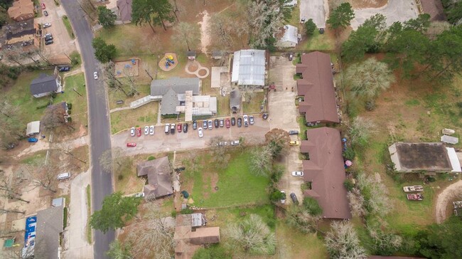 Building Photo - 2904 Old Houston Rd