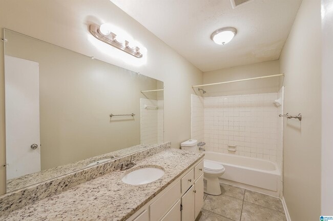 Building Photo - 636 Cresap Cir NE