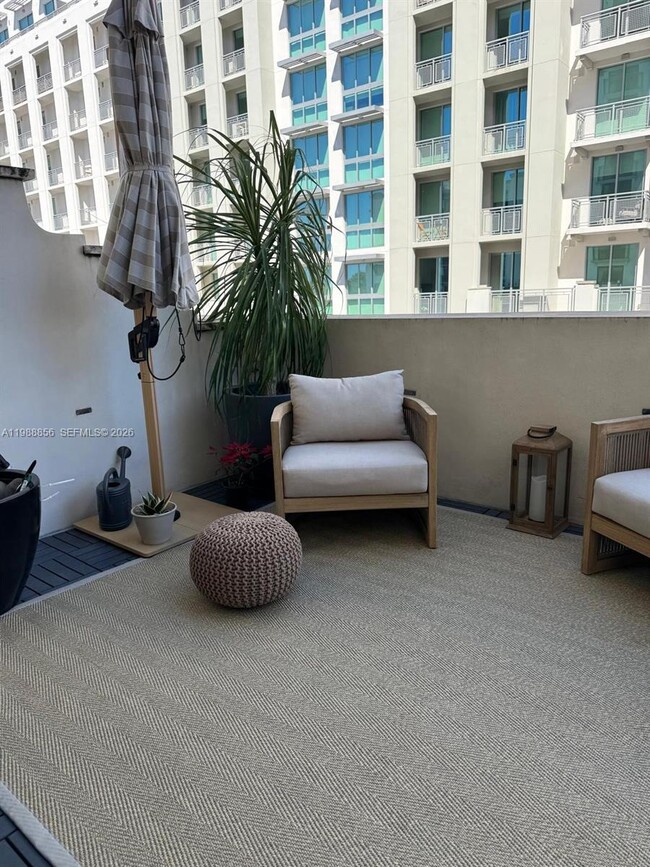 Building Photo - 301 Altara Ave