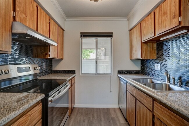 Building Photo - 2 bedroom, 2 bathroom condo for rent in Mo...