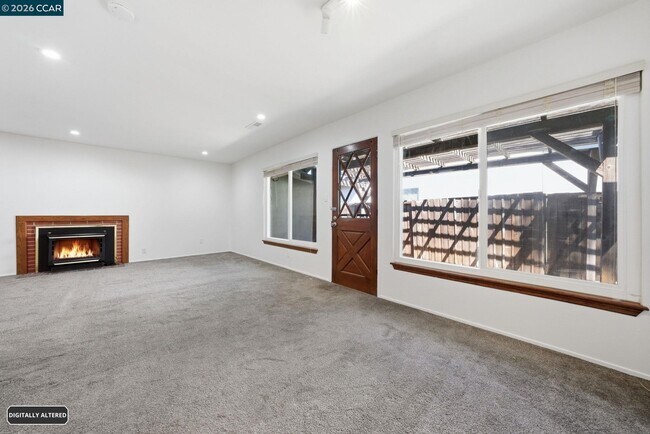 Building Photo - 1930 Sunshine Dr