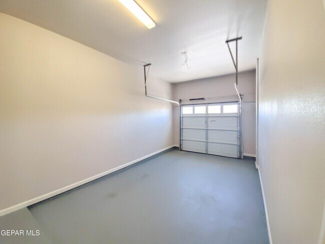 Building Photo - 6524 Hoop St