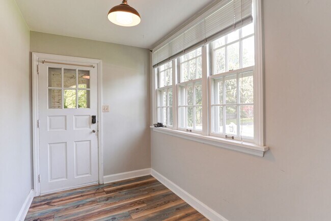 Building Photo - 4 bedroom, 2.5 bathroom home in Camp Hill