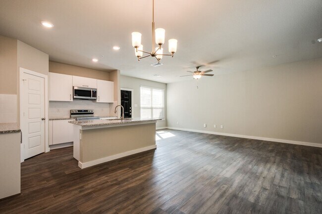 Building Photo - GORGEOUS 2 BEDROOM FOUR PLEX LOCATED IN MIDLOTHIAN ISD!